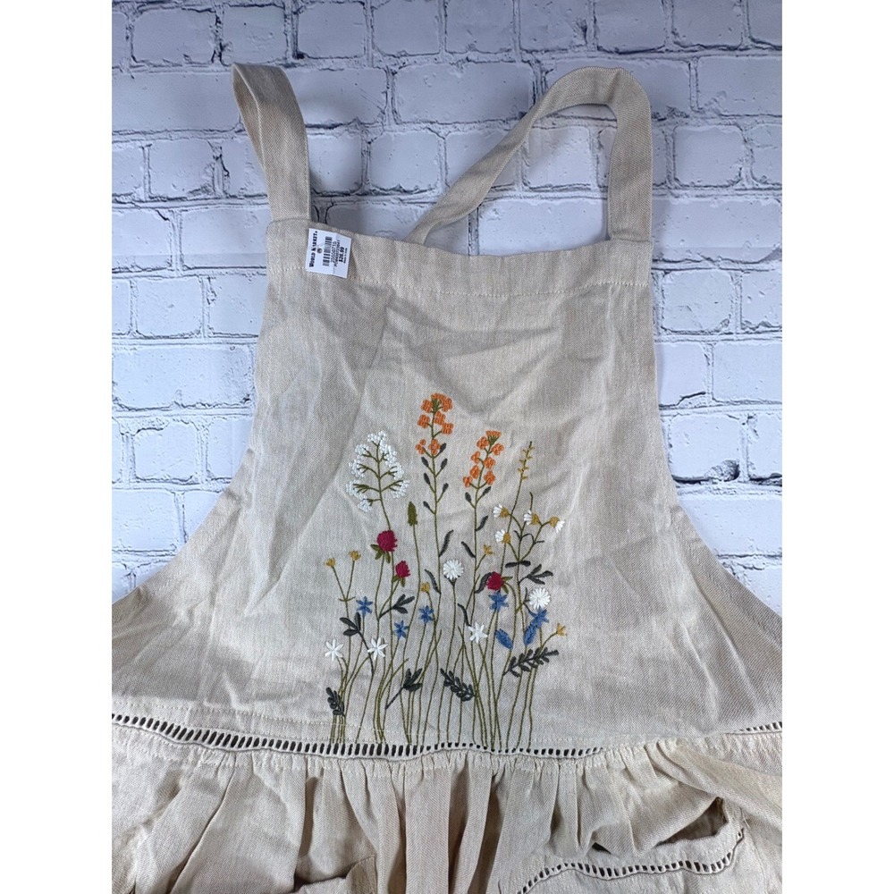 NWT World Market Apron Women OS Beige Good Floral Embroidered Cotton Pockets